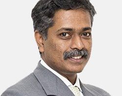 Global hospital Spine Surgeon Dr. S Karunakaran
